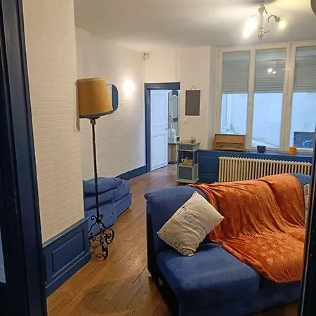Au Charme Authentique Apartment Mirecourt